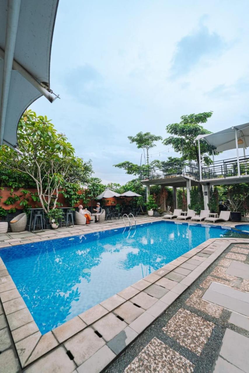Bell'S Place Sentul Bagian luar foto