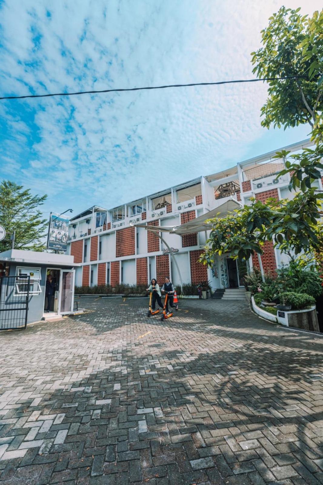 Bell'S Place Sentul Bagian luar foto